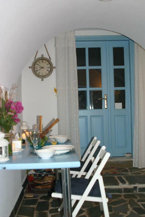 The Studio, Leonídion Exteriör bild